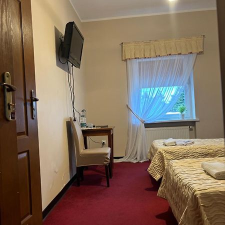 Hotel Chrobry Ленчица Экстерьер фото