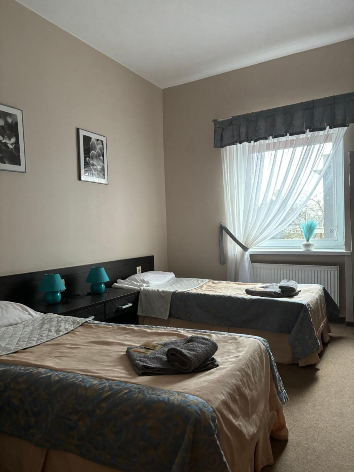 Hotel Chrobry Ленчица Экстерьер фото