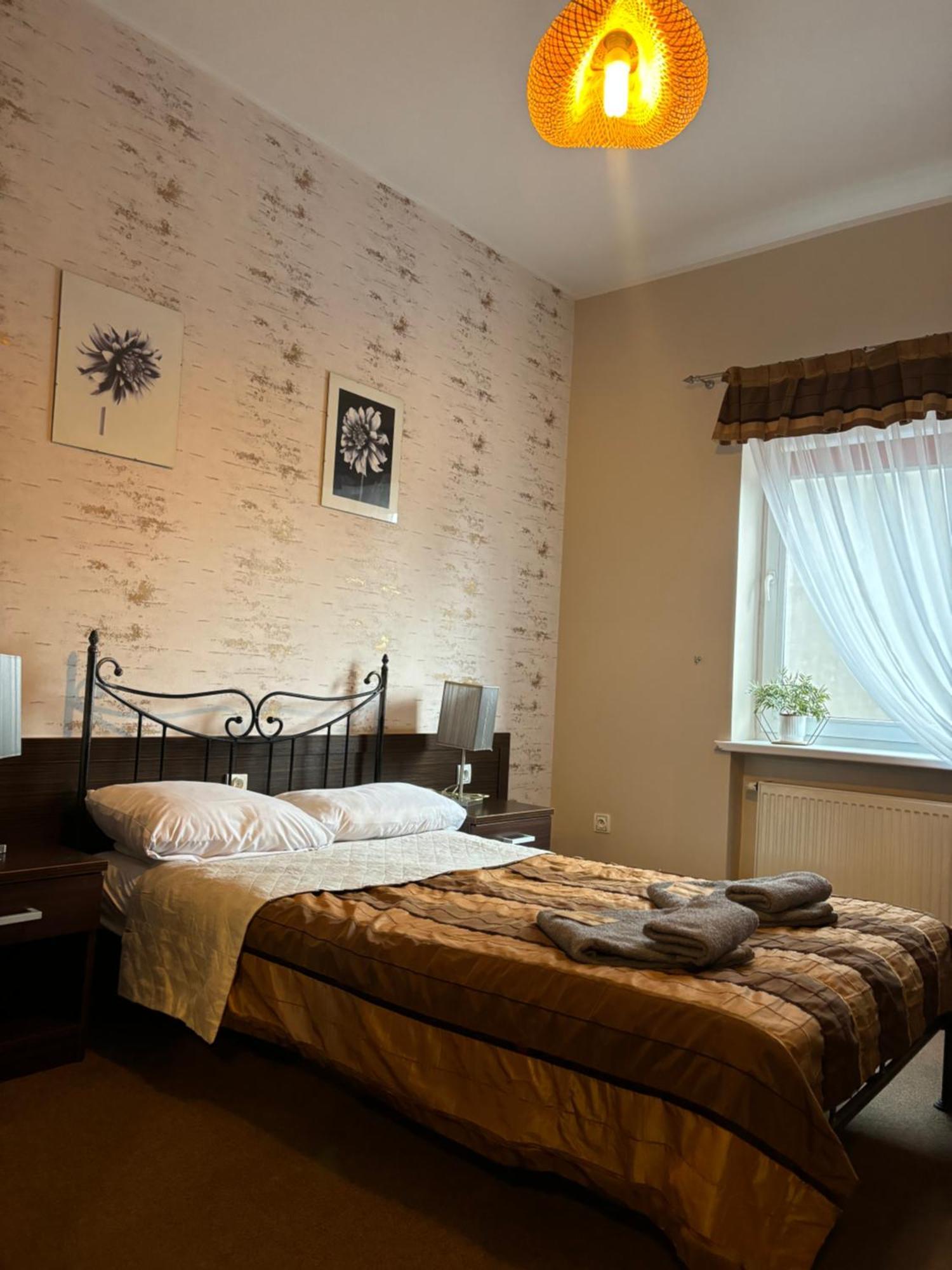 Hotel Chrobry Ленчица Экстерьер фото